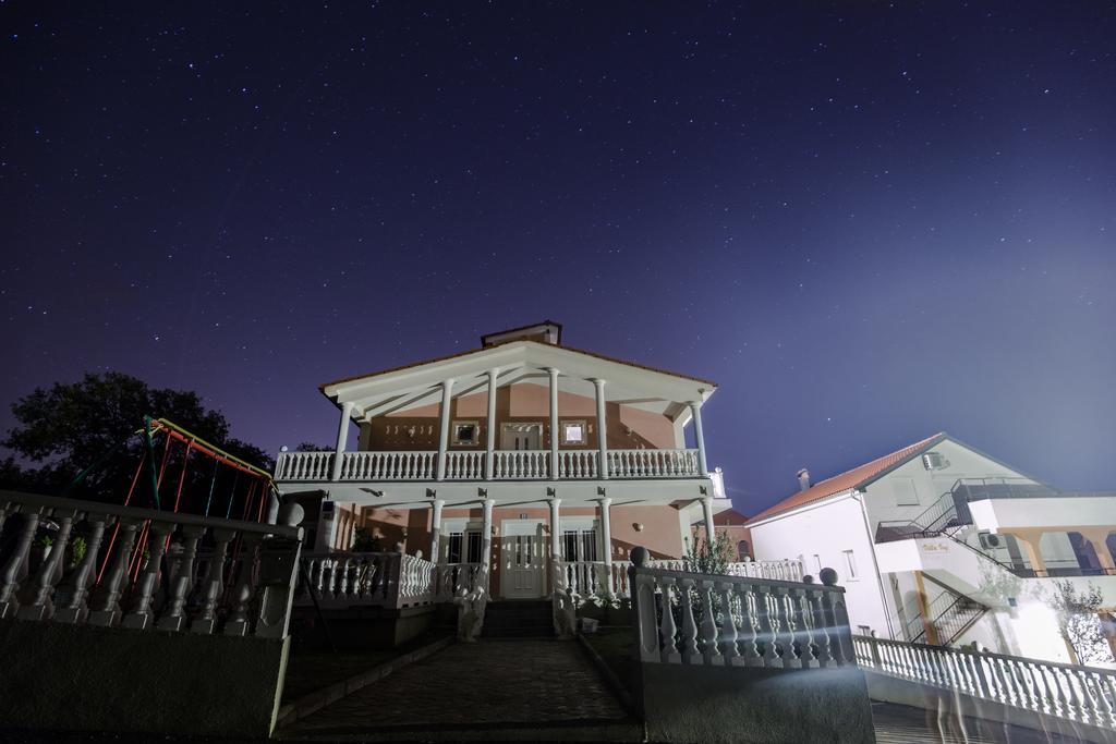 Apartments Adria ツリクヴェニツァ エクステリア 写真